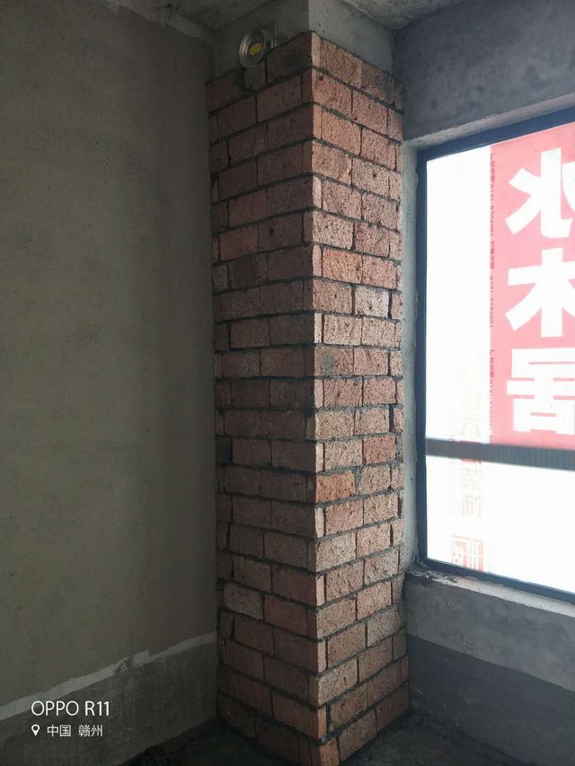 10廚房煙道砌墻加固處理，防止墻面磚受熱脫落.jpg