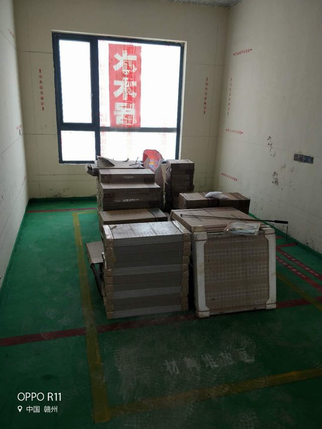 4做地坪漆后并做標識線材料堆放區(qū)域，讓工地施工更有序.jpg