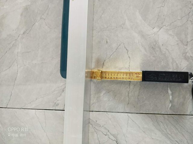 8地磚鋪貼完后檢測瓷磚縫隙是否均勻，平整度縫隙是否合格.jpg
